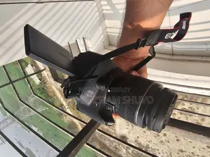 Canon Eos 700d DSLR Camera
