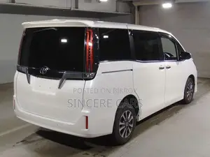 Toyota Esquire GI PKG NON HYB 2021
