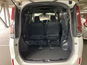 Toyota Esquire GI PKG NON HYB 2021