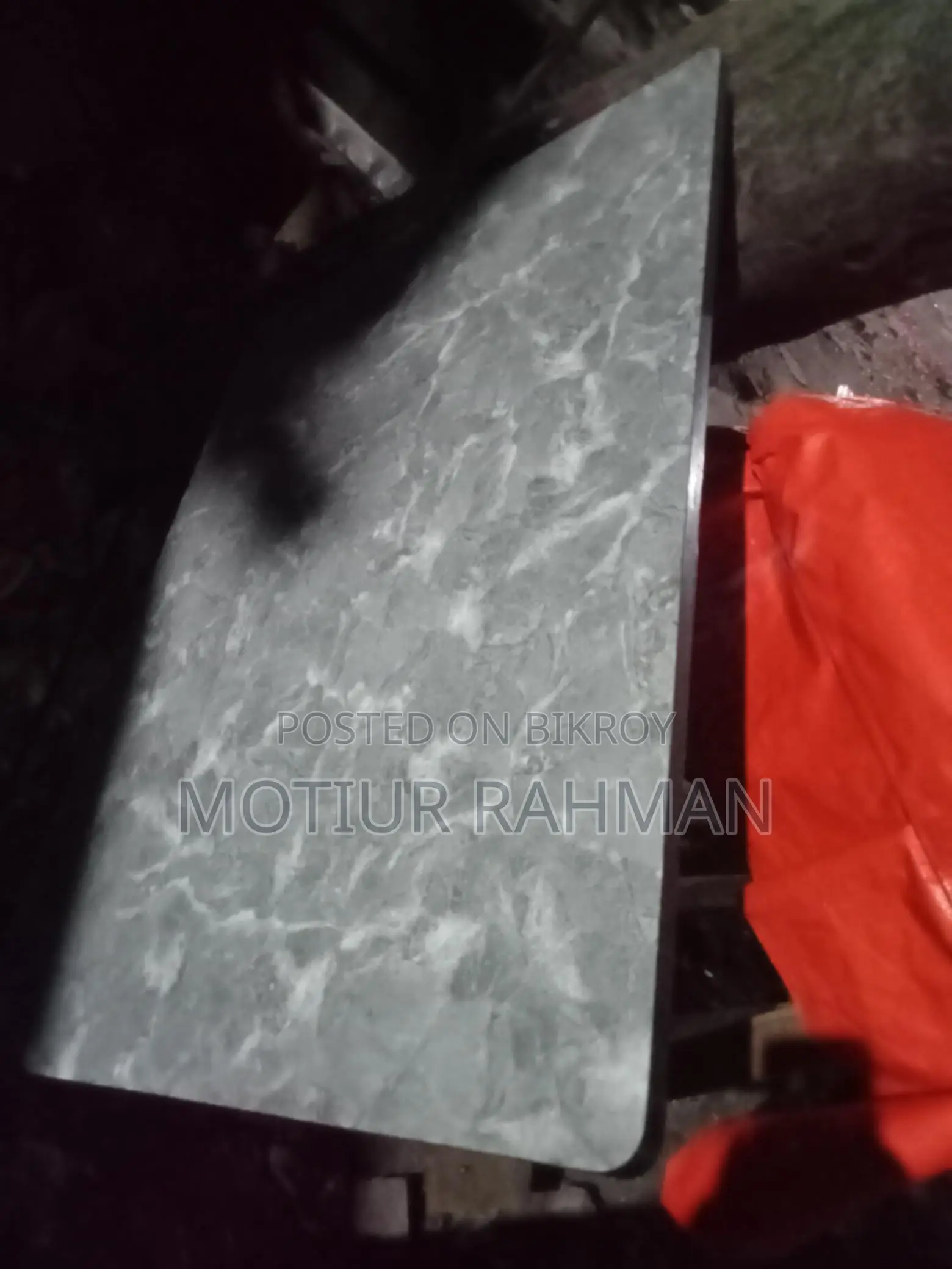 ফোলডিং টেবিল