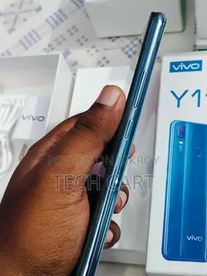 Vivo Y11 with Warranty 6/128 (Used)