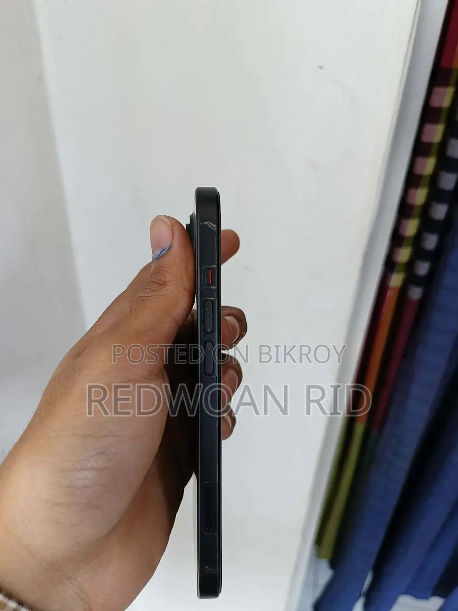 Apple iPhone 15 (Used)