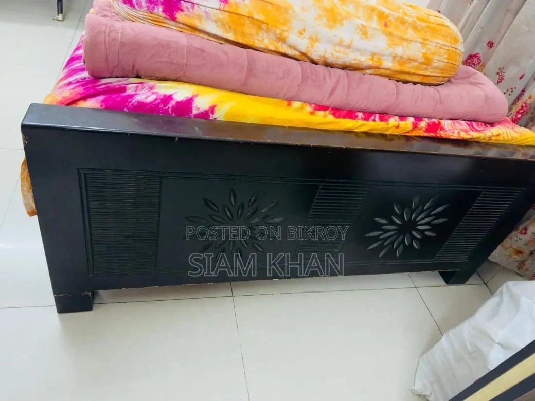4.5/6 ft Bed
