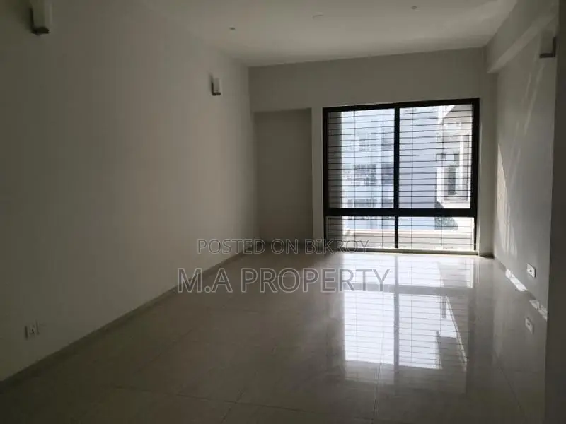 Rent Apartment Brand New 4-bedroom 2-carpark Gym+swimming
