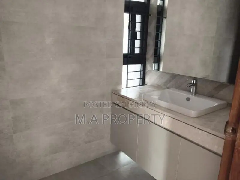 Rent Apartment Brand New 4-bedroom 2-carpark Gym+swimming