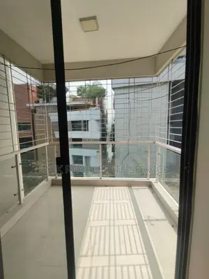 গুলশান ১-এ ভালো মানের ৩ বেডরুমের আনফার্নিশড ফ্ল্যাট ভাড়া