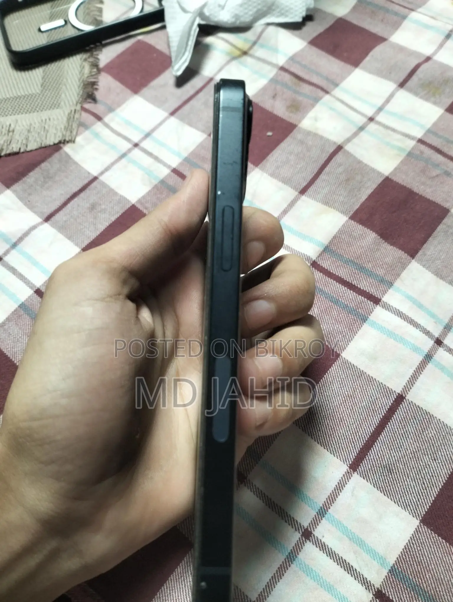 Apple iPhone 13 (Used)