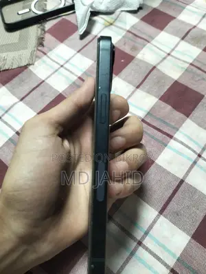 Apple iPhone 13 (Used)