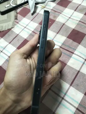 Apple iPhone 13 (Used)
