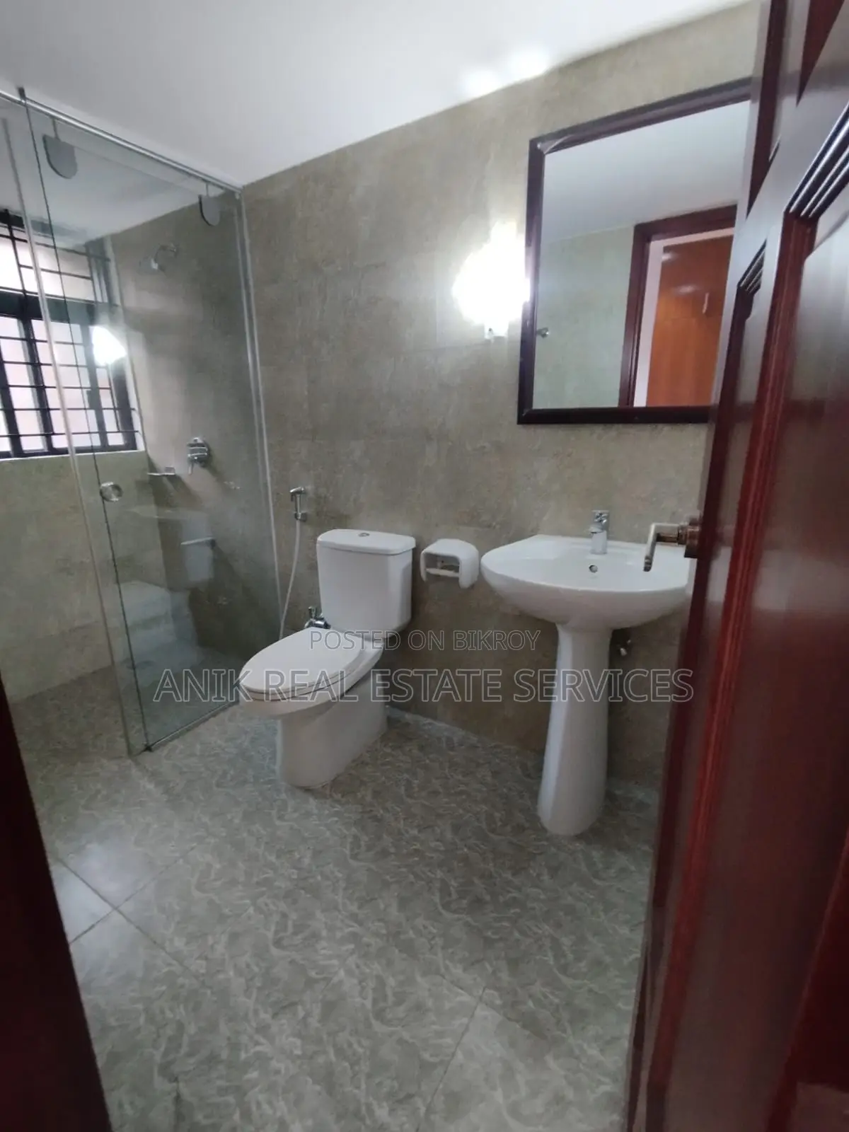 Swmming Pool Gym 4 Bedroom Un Farnised Flat Rent At Gulshan North