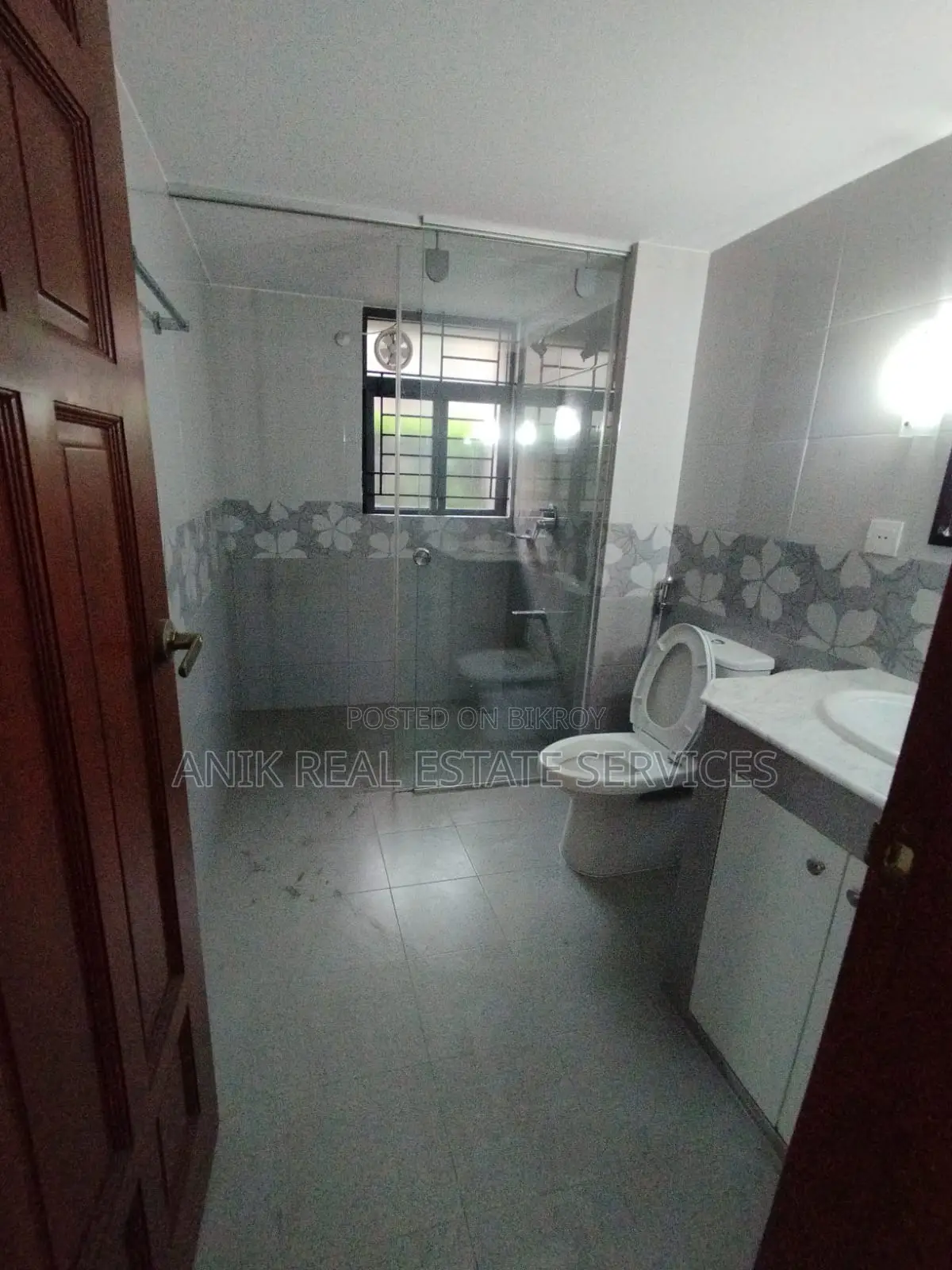 Swmming Pool Gym 4 Bedroom Un Farnised Flat Rent At Gulshan North