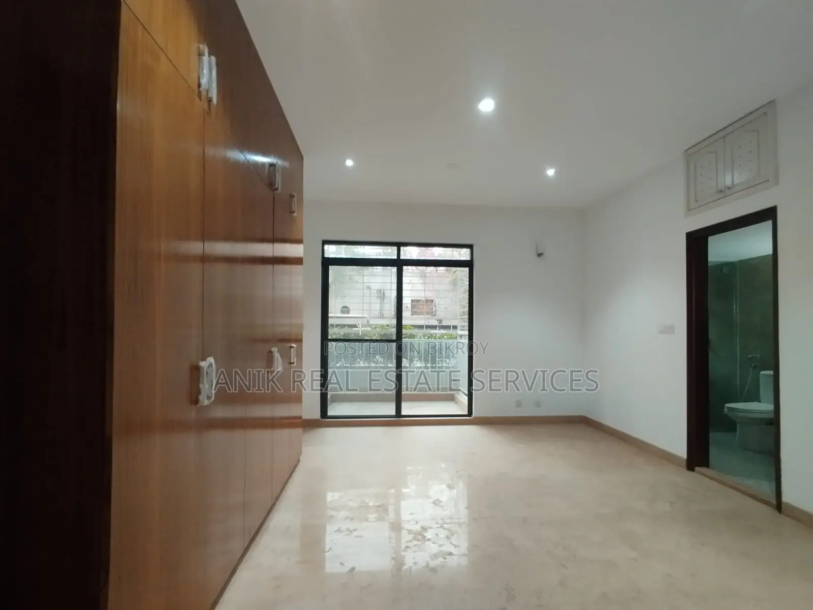 Swmming Pool Gym 4 Bedroom Un Farnised Flat Rent At Gulshan North