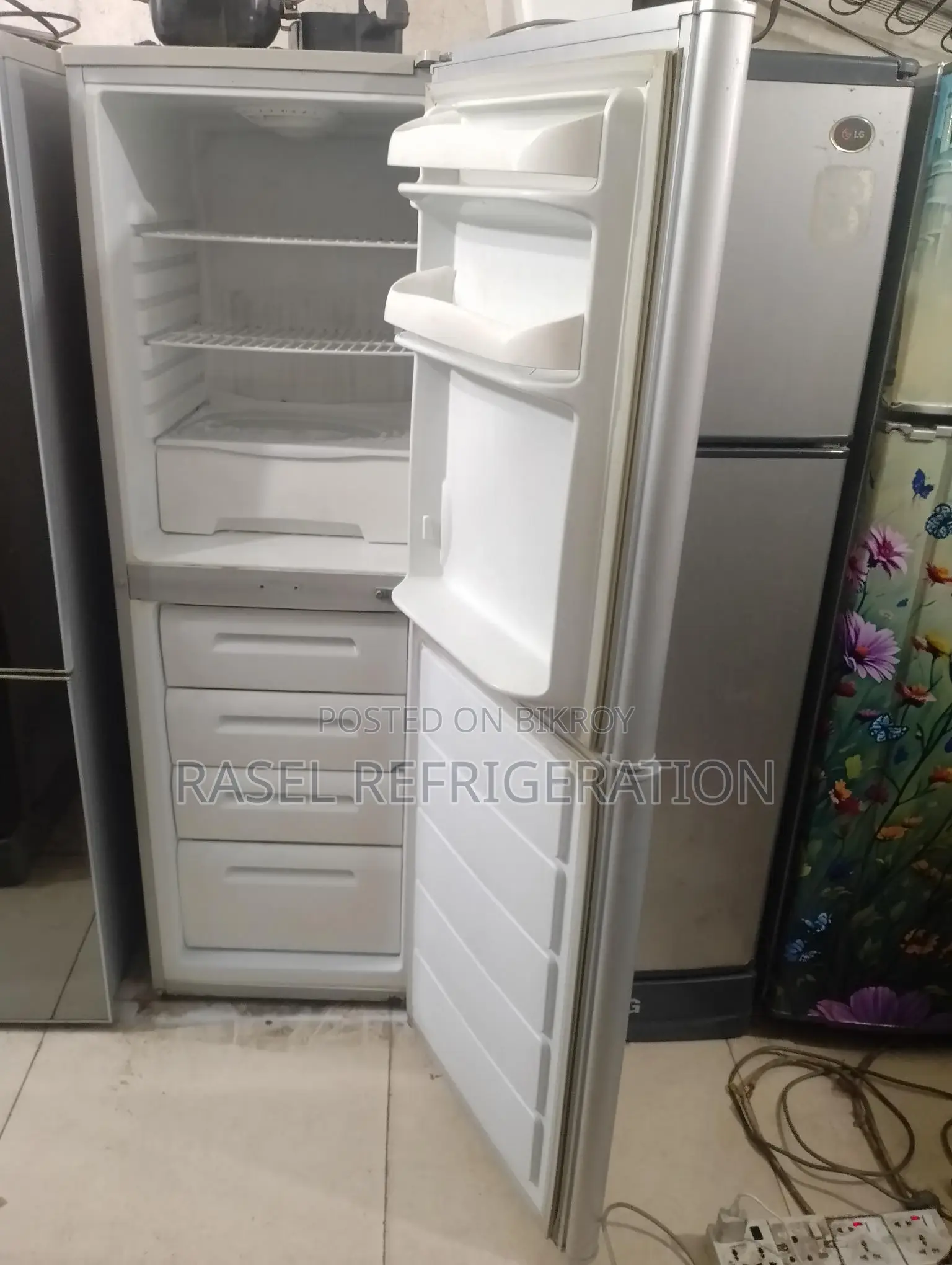 14 CFT Red Color Glazed Door Fridge for Sale