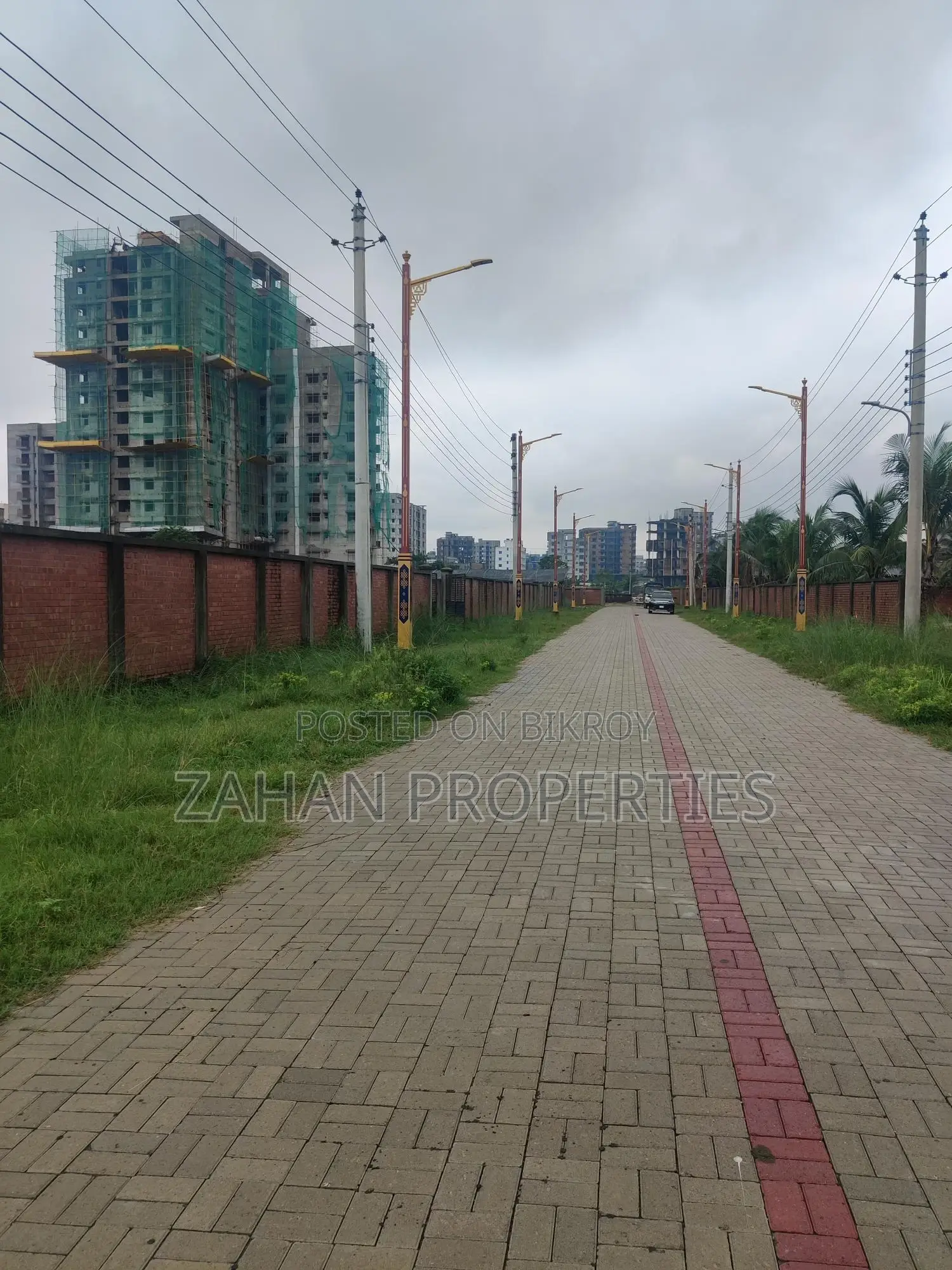 Bashundhara I Block 5 Katha South-Facing Plot for Sale Near Golf Club