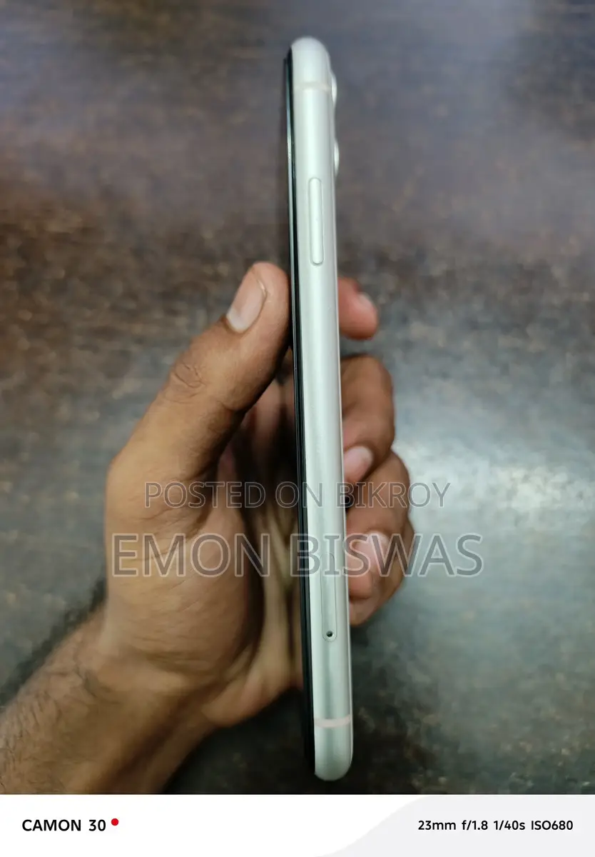 Apple iPhone 11 (Used)