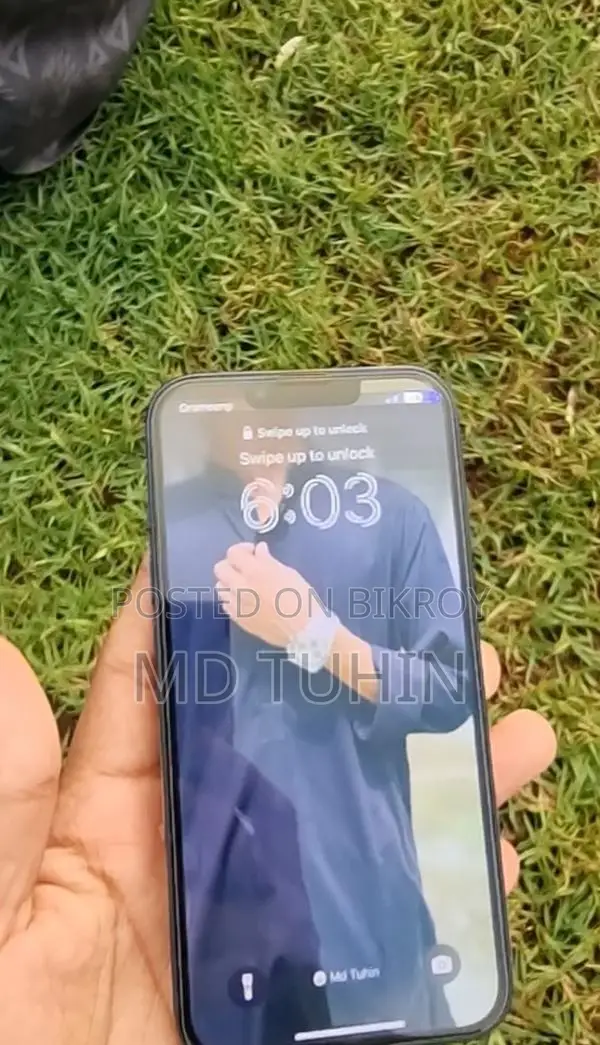 Apple iPhone 13 (Used)