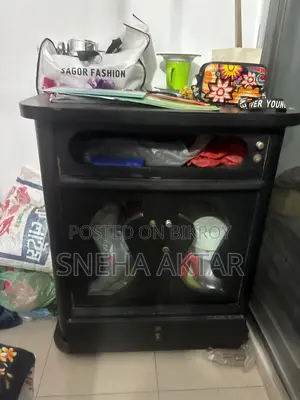 টিভি স্ট্যান্ড এবং র‍্যাক