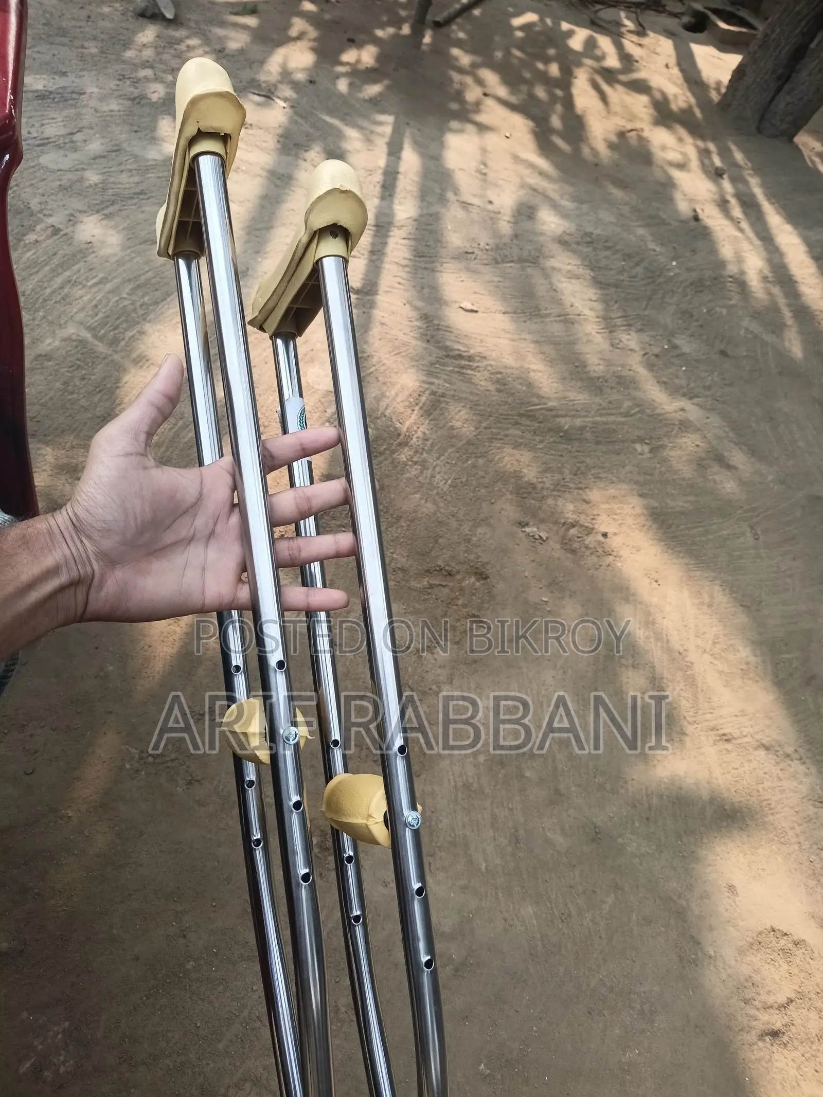 Underarm Crutches