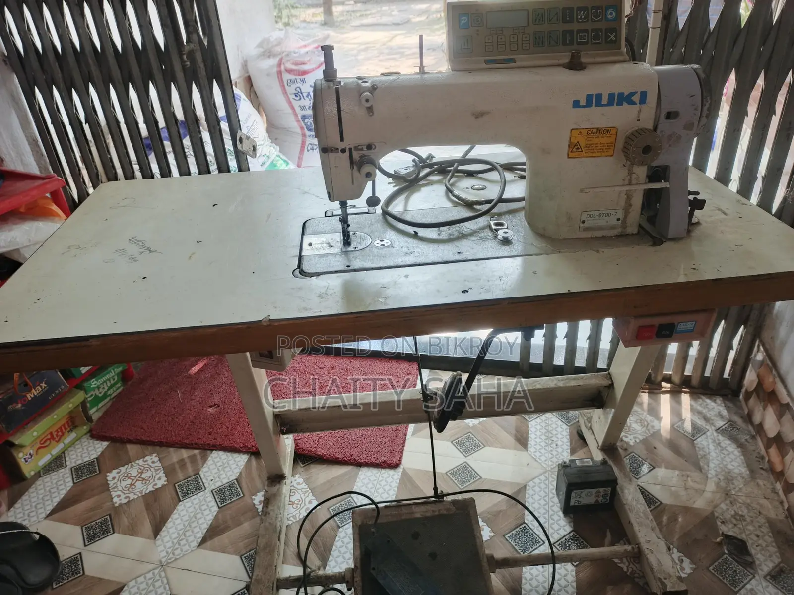 এটি Juki ব্র্যান্ডের মেশিন