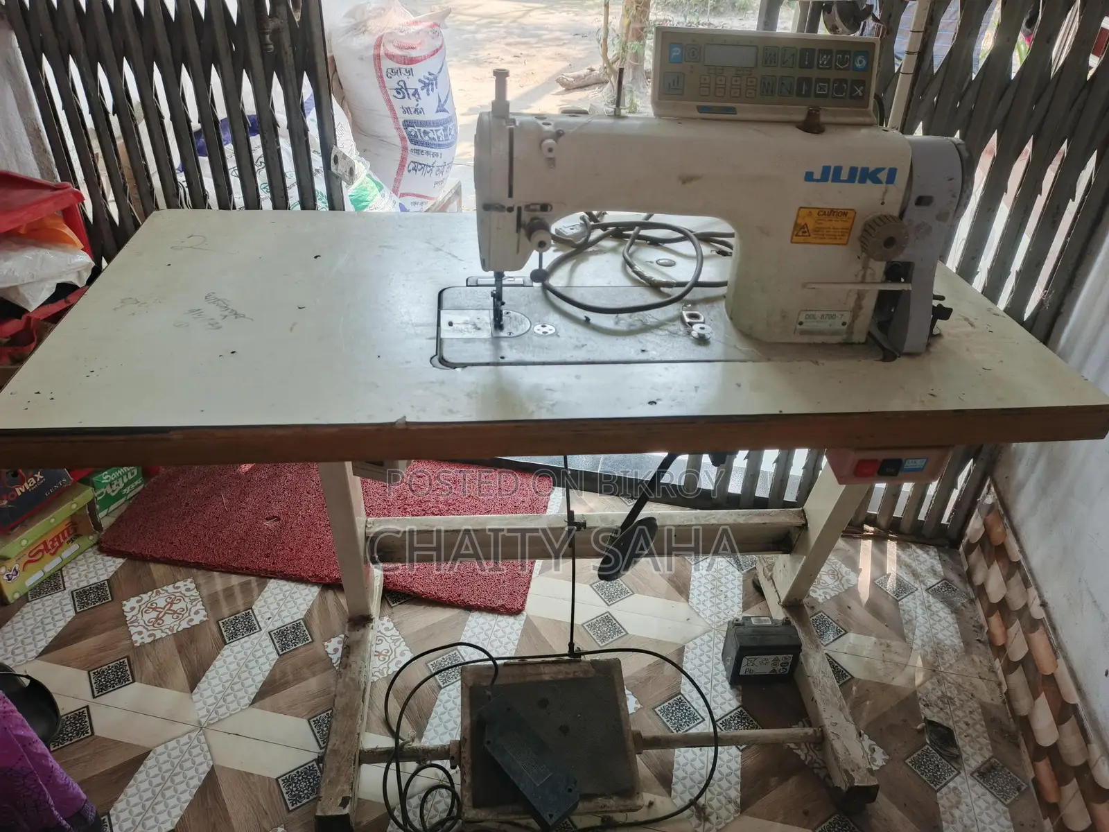 এটি Juki ব্র্যান্ডের মেশিন