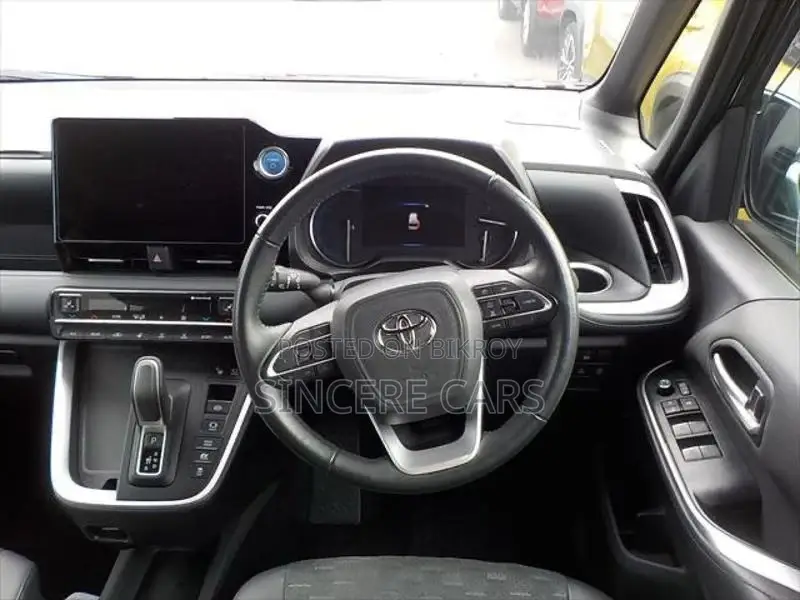 Toyota Voxy SZ HYB 4.5POINT 2023