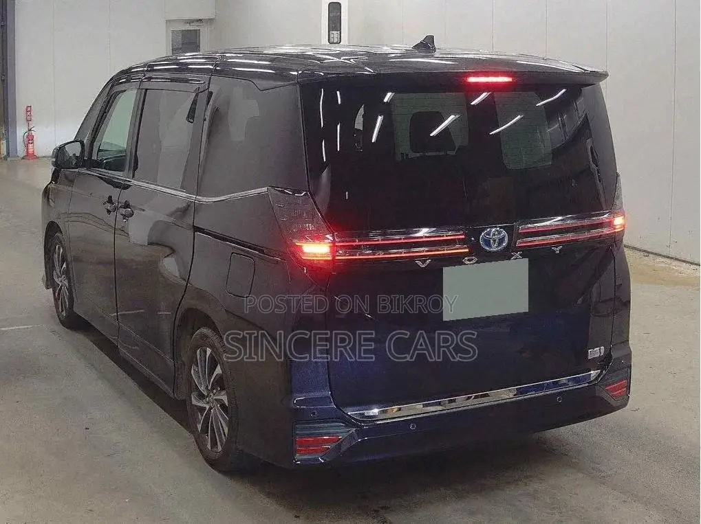 Toyota Voxy SZ HYB 4.5POINT 2023