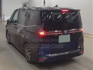 Toyota Voxy SZ HYB 4.5POINT 2023