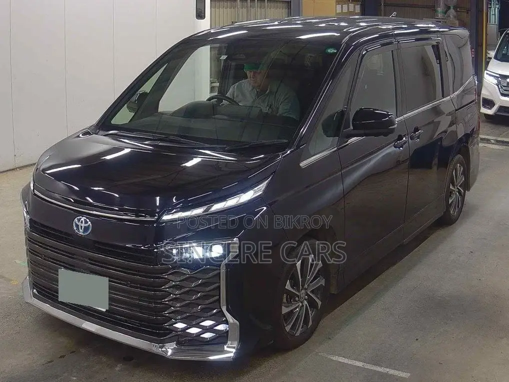 Toyota Voxy SZ HYB 4.5POINT 2023