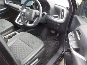 Toyota Voxy SZ HYB 4.5POINT 2023