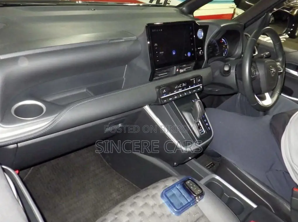 Toyota Voxy SZ HYB 4.5POINT 2023