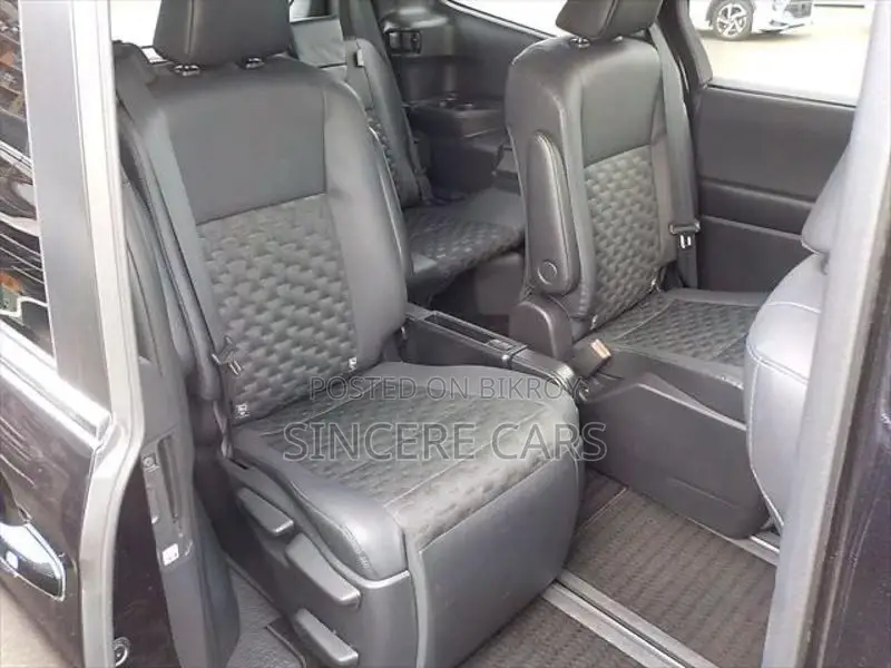 Toyota Voxy SZ HYB 4.5POINT 2023