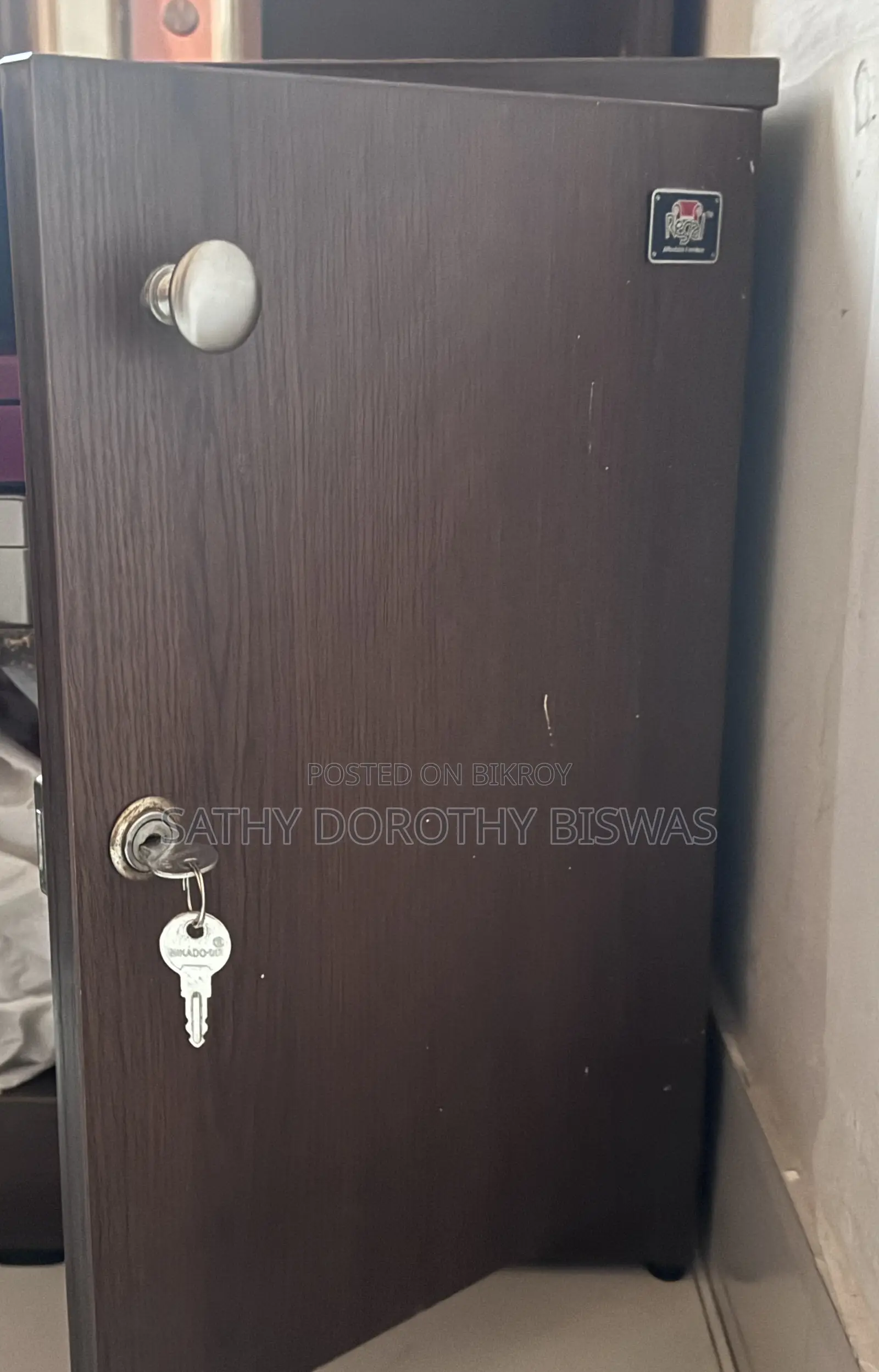 ড্রেসিং টেবিল