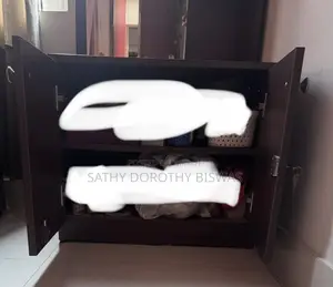 ড্রেসিং টেবিল