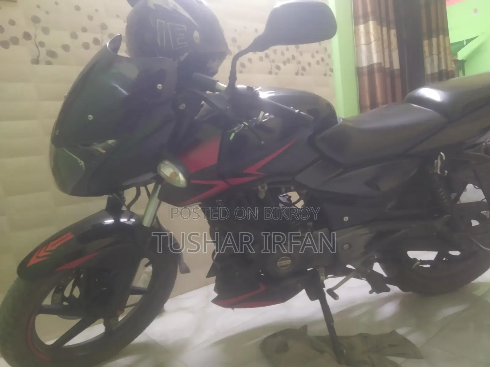 Bajaj Pulsar 150 . 2021