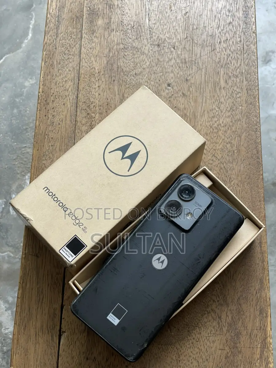 Motorola Edge 40 Neo 12 / 256 GB (Used)