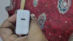 Apple 30 W Adapter