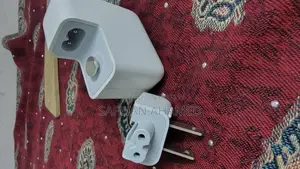 Apple 30 W Adapter