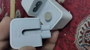 Apple 30 W Adapter