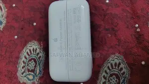 Apple 30 W Adapter