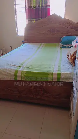 King Size Bed & Wardrobe