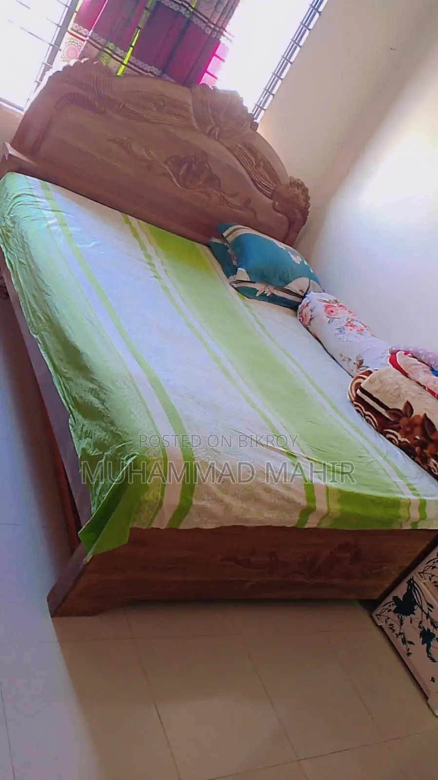 King Size Bed & Wardrobe