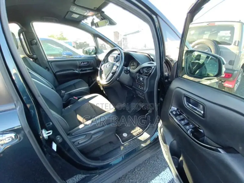 Toyota Noah WXB 2020