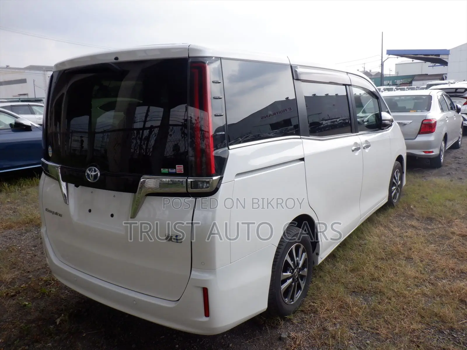 Toyota Esquire GI, HYBRID 2021