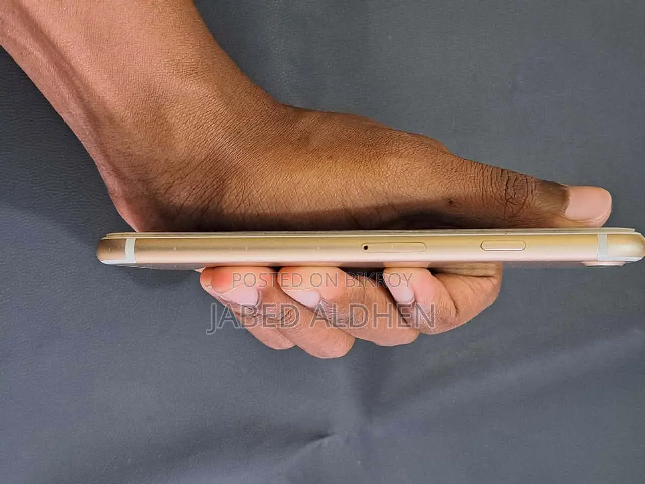 Apple iPhone 7 (Global) (Used)