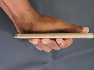 Apple iPhone 7 (Global) (Used)