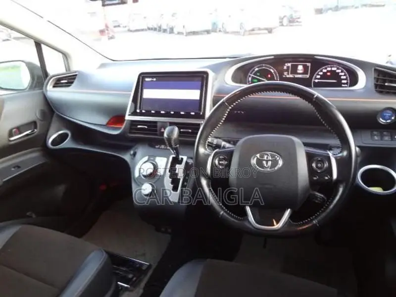 Toyota Sienta G CUERO 2020