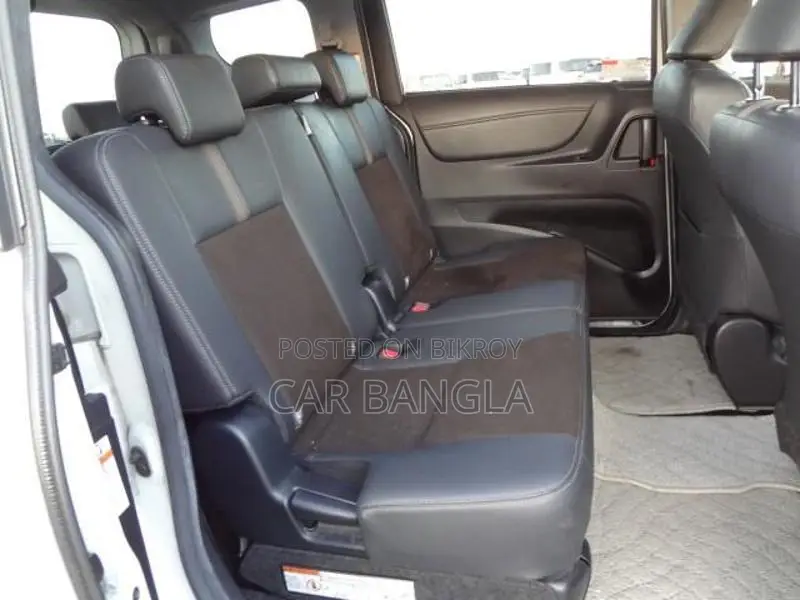 Toyota Sienta G CUERO 2020