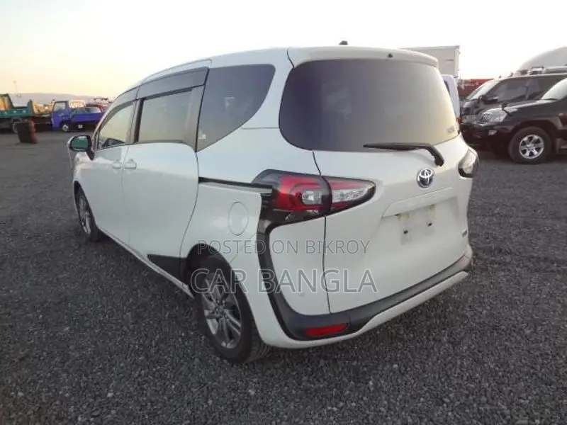 Toyota Sienta G CUERO 2020