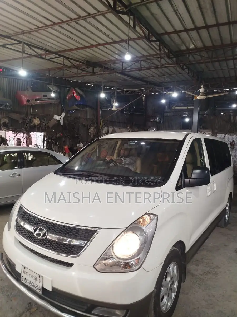 Hyundai H1 Microbus 2012