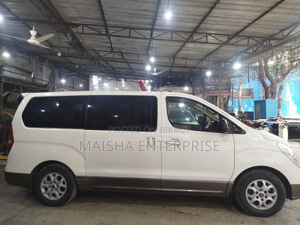 Hyundai H1 Microbus 2012